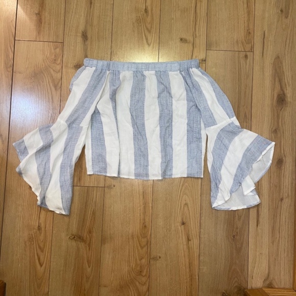 LF Seek The Label  XS. Off-shoulder, Bell sleeve, Linen - Picture 2 of 10